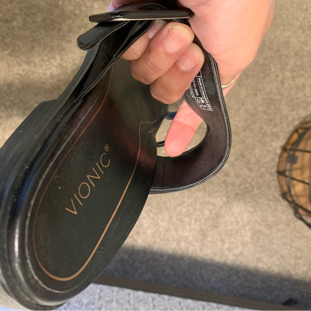 Vionic Women's Black Sandals - Picture 8 of 8